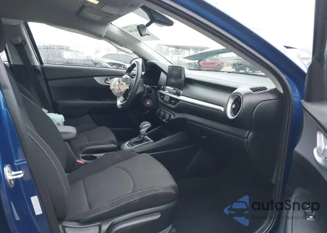 2024 Kia Forte Lxs z USA, uszkodzony, nr VIN 3KPF24AD6RE758913